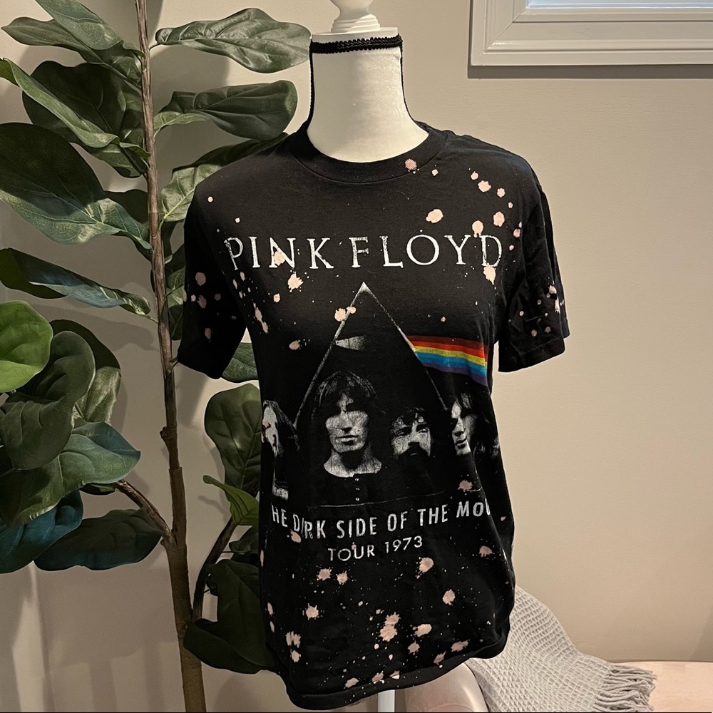 Pink Floyd shirt
